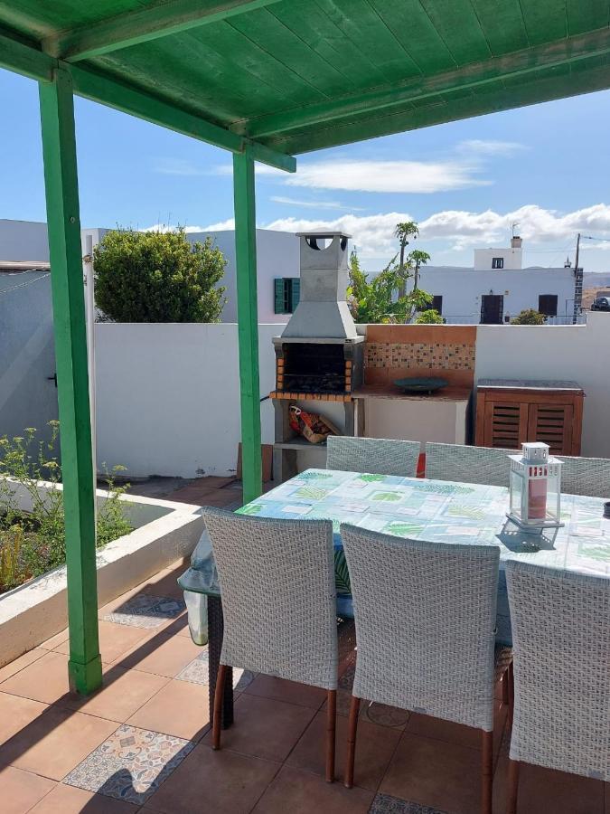 Casa Antonia Reyes, A La Sombra De Famara Daire